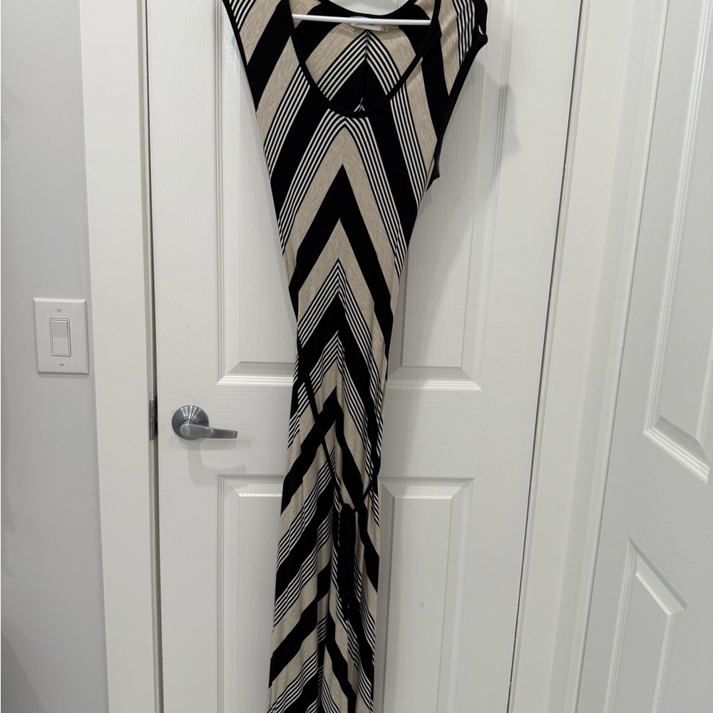 Calvin Klein Black and White Sleeveless Sheath Maxi Dress